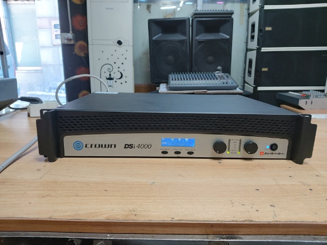 CROWN   dsi 4000   디지털 앰프  팝니다