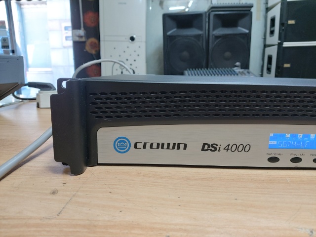 CROWN   dsi 4000   디지털 앰프  팝니다