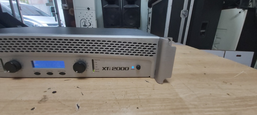 CROWN  xti 2000  파워앰프  팝니다